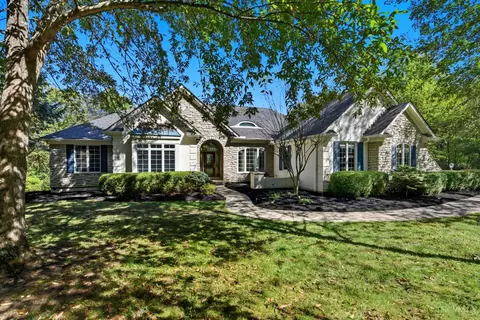 66 Locust Hill Rd, Cincinnati, OH 45245