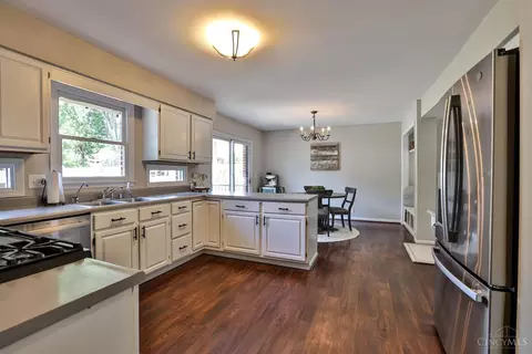Kitchen - 2193 Flaxen Ct, Cincinnati, OH 45244 photo 2 of 3
