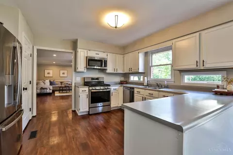 Kitchen - 2193 Flaxen Ct, Cincinnati, OH 45244 photo 3 of 3