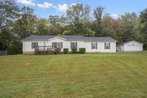 122 Fairground Dr, Russellville, OH 45168