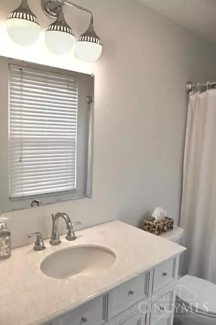 Bath - 149 Hildebrant Dr, Hamilton Township, OH 45039 photo 3 of 3
