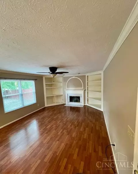 Living - 149 Hildebrant Dr, Hamilton Township, OH 45039 photo 3 of 4