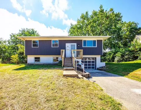 755 Hanson Dr, Forest Park, OH 45240