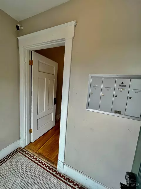 Entry Way - 709 Mcmillan St, Cincinnati, OH 45206 photo 1 of 2