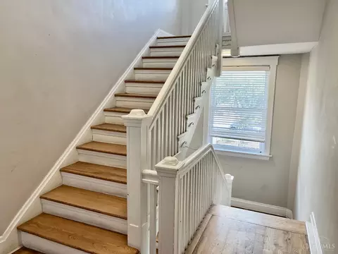 Entry Way - 709 Mcmillan St, Cincinnati, OH 45206 photo 2 of 2