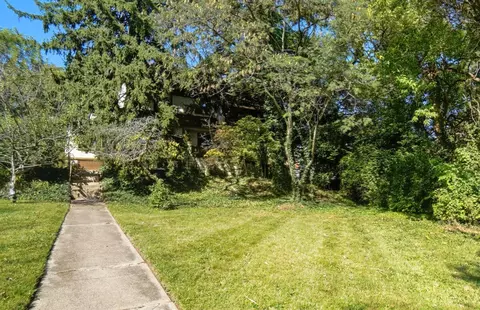 Exterior - 6 Hedgerow Ln, Cincinnati, OH 45220 photo 2 of 16