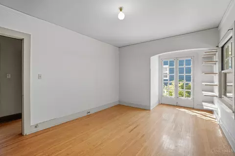 Bedroom - 6 Hedgerow Ln, Cincinnati, OH 45220 photo 2 of 9