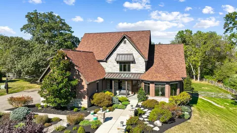 8102 Kugler Mill Rd, Cincinnati, OH 45243