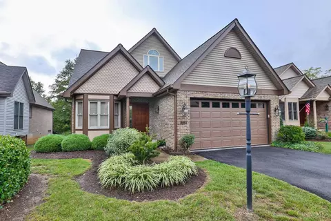 8845 Montgomery Rd, Cincinnati, OH 45236