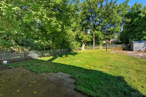 Exterior - 512 Epworth Ave, Cincinnati, OH 45232 photo 3 of 5
