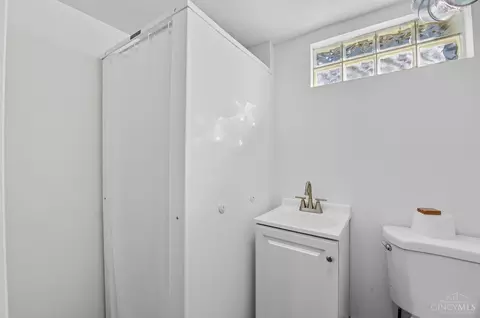 Bath - 512 Epworth Ave, Cincinnati, OH 45232 photo 4 of 4