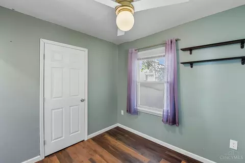 Bedroom - 512 Epworth Ave, Cincinnati, OH 45232 photo 4 of 4