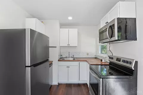 Kitchen - 512 Epworth Ave, Cincinnati, OH 45232 photo 1 of 3