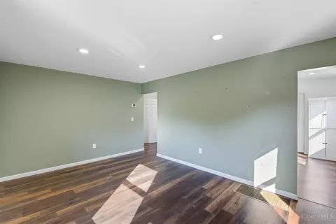 Living - 512 Epworth Ave, Cincinnati, OH 45232 photo 3 of 3