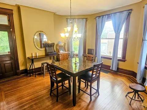Dining - 820 Suire Ave, Cincinnati, OH 45205 photo 2 of 3