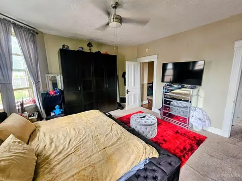 Bedroom - 820 Suire Ave, Cincinnati, OH 45205 photo 3 of 8