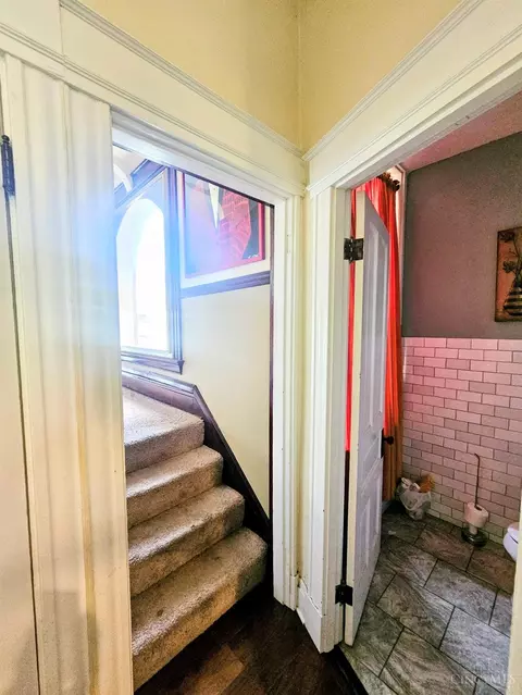 Entry Way - 820 Suire Ave, Cincinnati, OH 45205 photo 12 of 13