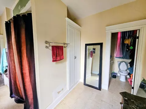 Bath - 820 Suire Ave, Cincinnati, OH 45205 photo 4 of 7