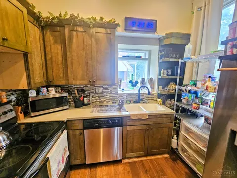 Kitchen - 820 Suire Ave, Cincinnati, OH 45205 photo 3 of 4