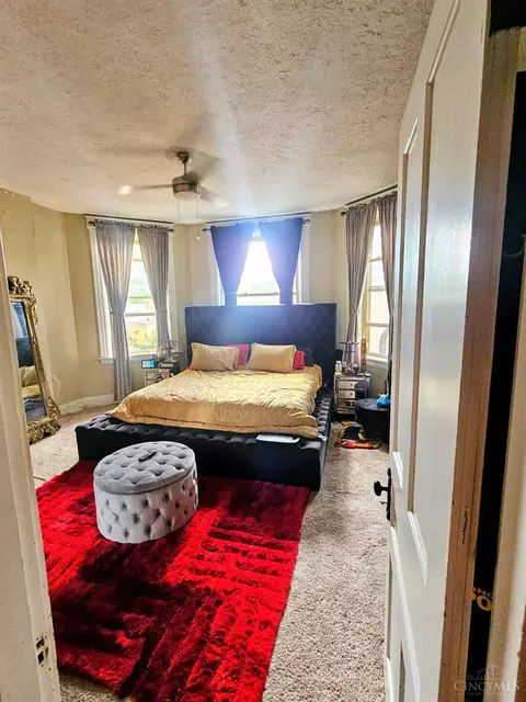 Bedroom - 820 Suire Ave, Cincinnati, OH 45205 photo 2 of 8