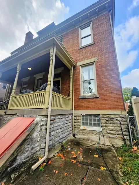 Exterior - 820 Suire Ave, Cincinnati, OH 45205 photo 4 of 8