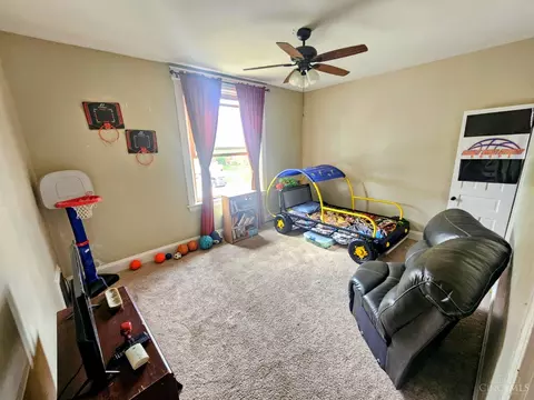 Bedroom - 820 Suire Ave, Cincinnati, OH 45205 photo 5 of 8