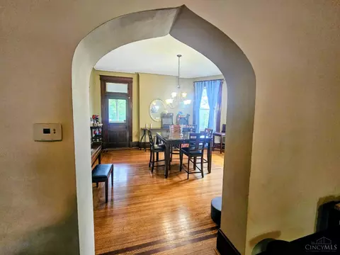 Dining - 820 Suire Ave, Cincinnati, OH 45205 photo 1 of 3