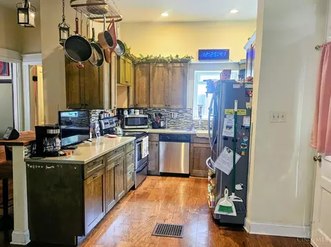 Kitchen - 820 Suire Ave, Cincinnati, OH 45205 photo 1 of 4