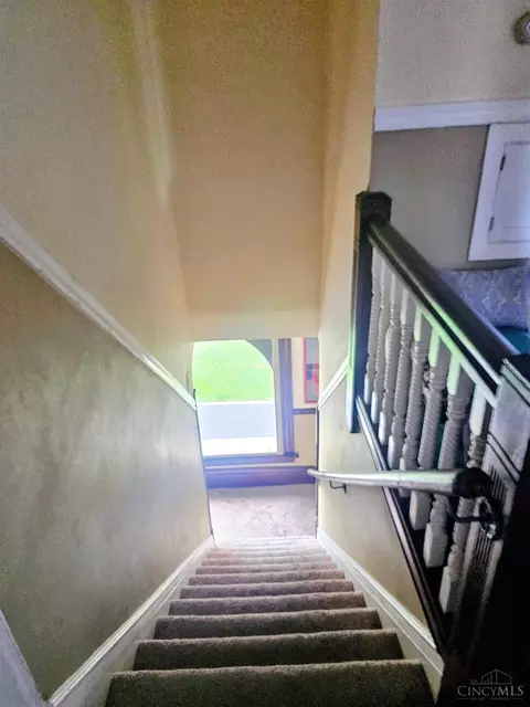 Entry Way - 820 Suire Ave, Cincinnati, OH 45205 photo 8 of 13