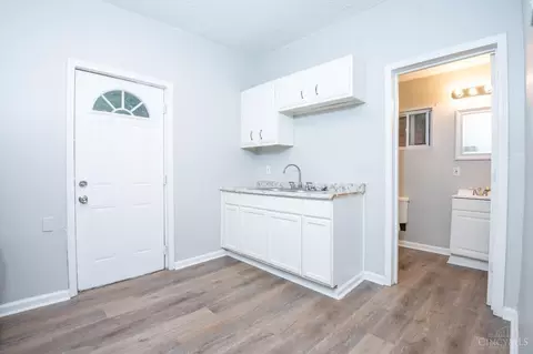 Entry Way - 1634 Gilsey Ave, Cincinnati, OH 45205 photo 1 of 2