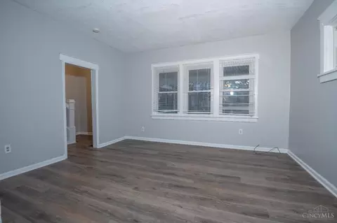 Living - 1634 Gilsey Ave, Cincinnati, OH 45205 photo 5 of 6