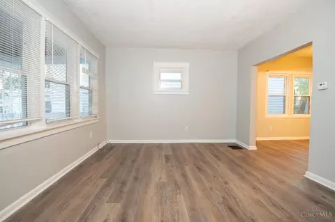 Living - 1634 Gilsey Ave, Cincinnati, OH 45205 photo 1 of 6
