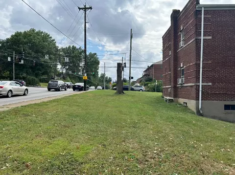 Exterior - 3106 Werk Rd, Cincinnati, OH 45211 photo 4 of 5