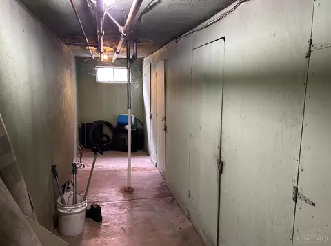 Entry Way - 3106 Werk Rd, Cincinnati, OH 45211 photo 1 of 1