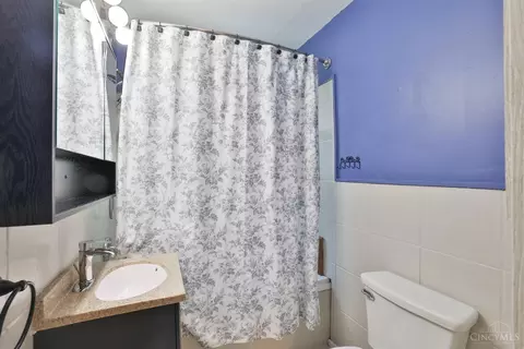 Bath - 8459 Vorhees Ln, Cincinnati, OH 45236 photo 1 of 1