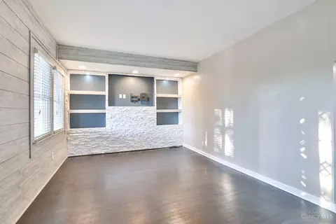 Living - 8459 Vorhees Ln, Cincinnati, OH 45236 photo 1 of 4