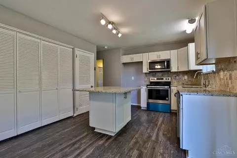 918 Glasgow Dr, Forest Park, OH 45240 photo 8