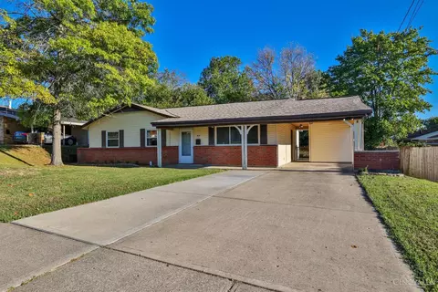 918 Glasgow Dr, Forest Park, OH 45240 photo 2