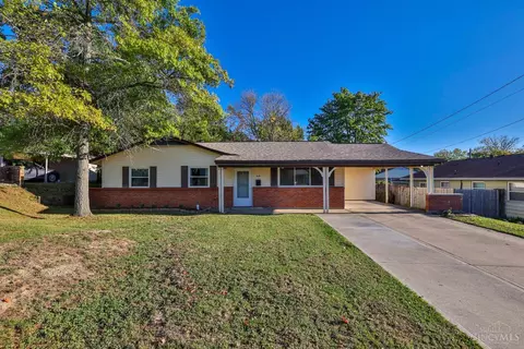 918 Glasgow Dr, Forest Park, OH 45240