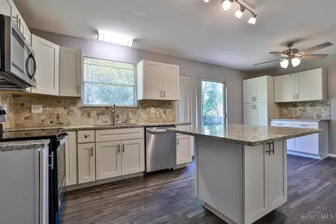 918 Glasgow Dr, Forest Park, OH 45240 photo 9