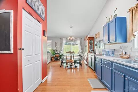 Entry Way - 269 Hedgington Ct, Hamilton, OH 45013 photo 3 of 4