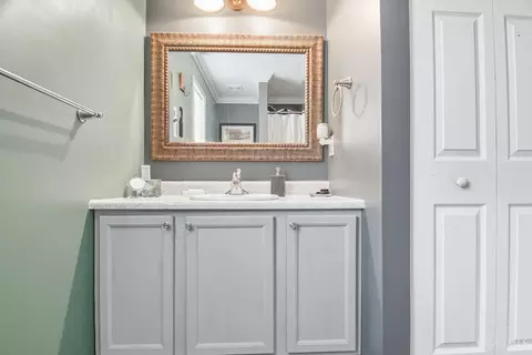 Bath - 269 Hedgington Ct, Hamilton, OH 45013 photo 2 of 5