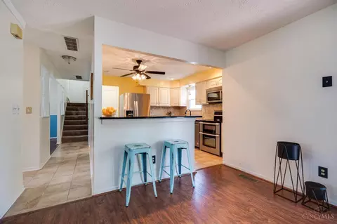 11500 Gravenhurst Dr, Cincinnati, OH 45231 photo 5