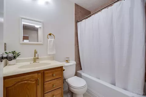 11500 Gravenhurst Dr, Cincinnati, OH 45231 photo 16