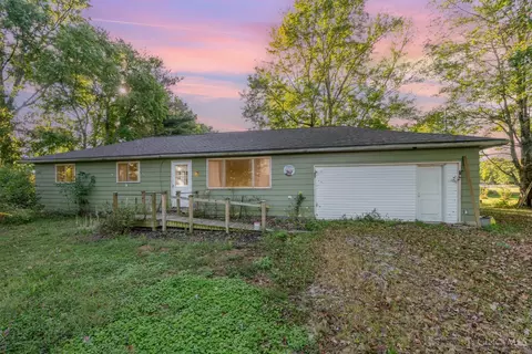 2011 Fayetteville Rd, Blanchester, OH 45107