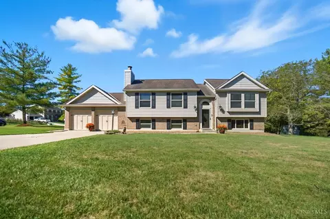 5509 Bluepine Dr, Cincinnati, OH 45247