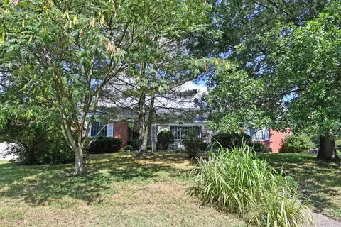 2974 Westbrook Dr, Cincinnati, OH 45238 photo 4