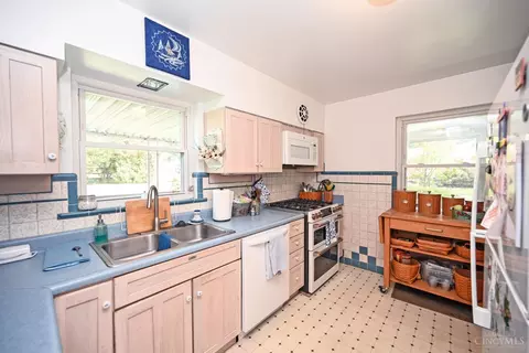 2974 Westbrook Dr, Cincinnati, OH 45238 photo 16