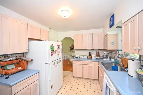 2974 Westbrook Dr, Cincinnati, OH 45238 photo 18