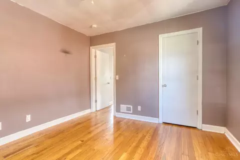 Bedroom - 2365 Vera Ave, Golf Manor, OH 45237 photo 3 of 3